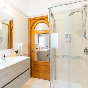 Habitación Estándar con Cama Queen